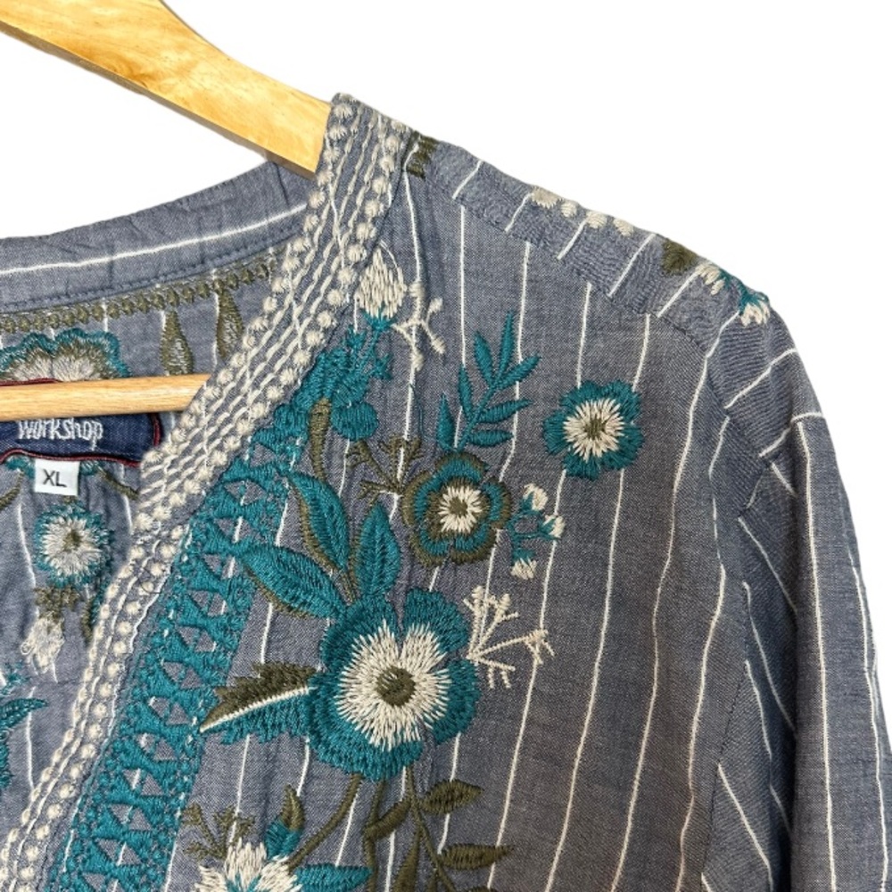 Johnny Was Workshop Blue White striped Blouse Floral Embroidered Boho XL - Picture 2 of 7